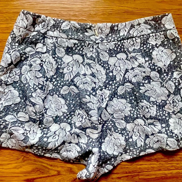 Shorts - Picture 2 of 2